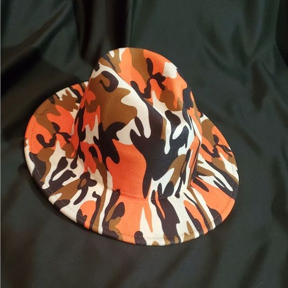 Fedora  - Picture 1 of 2